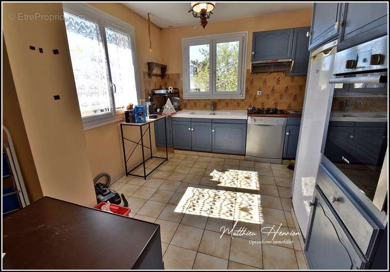 Maison à SYLVAINS-LES-MOULINS