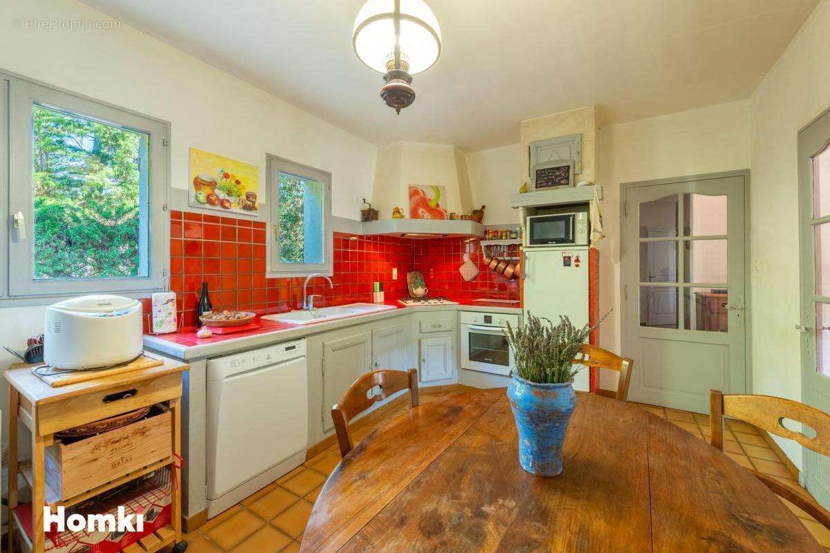 Maison à SUZE-LA-ROUSSE