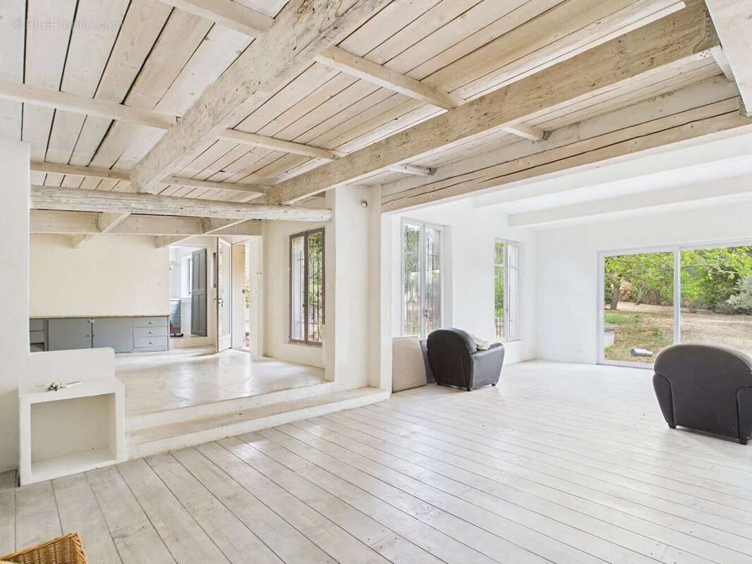 Maison à FONTVIEILLE