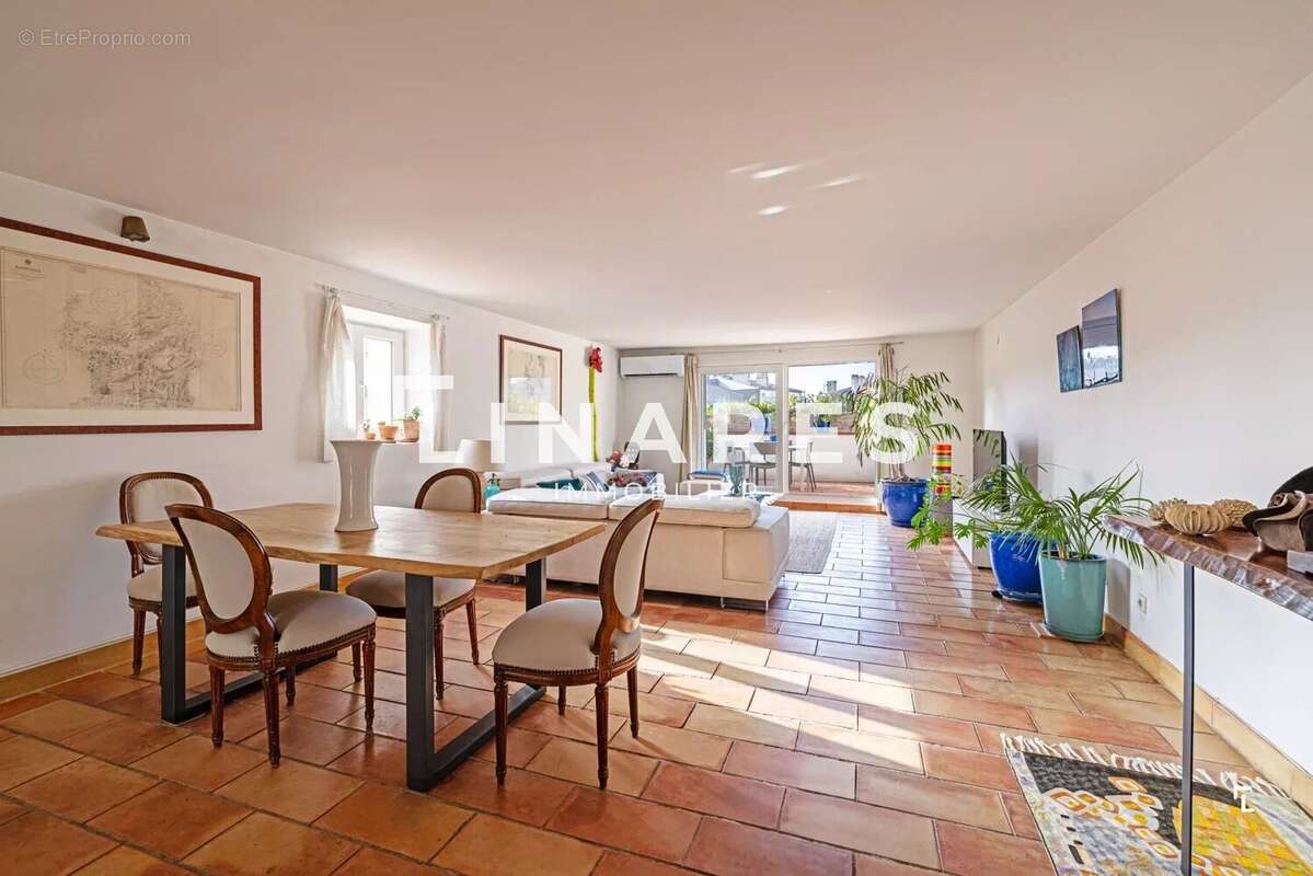 Appartement à MARSEILLE-2E