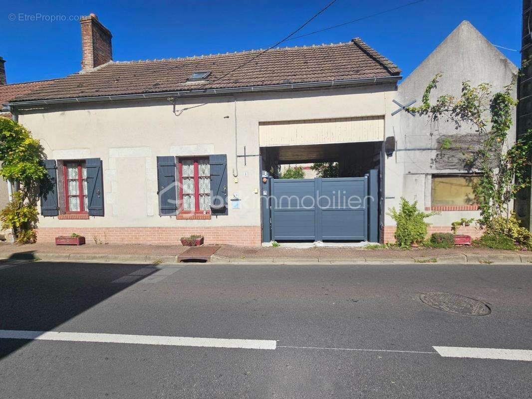 Maison à SAINT-GONDON