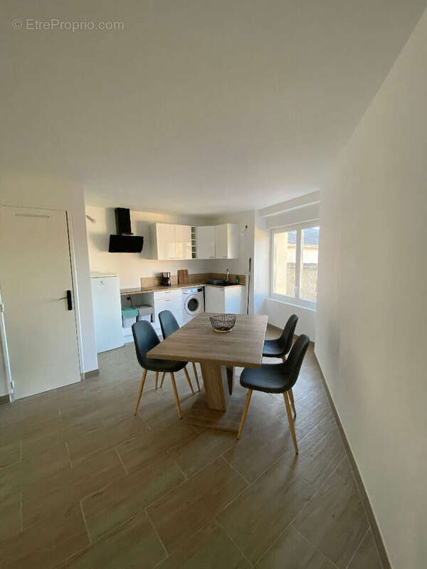 Maison à ROULLET-SAINT-ESTEPHE