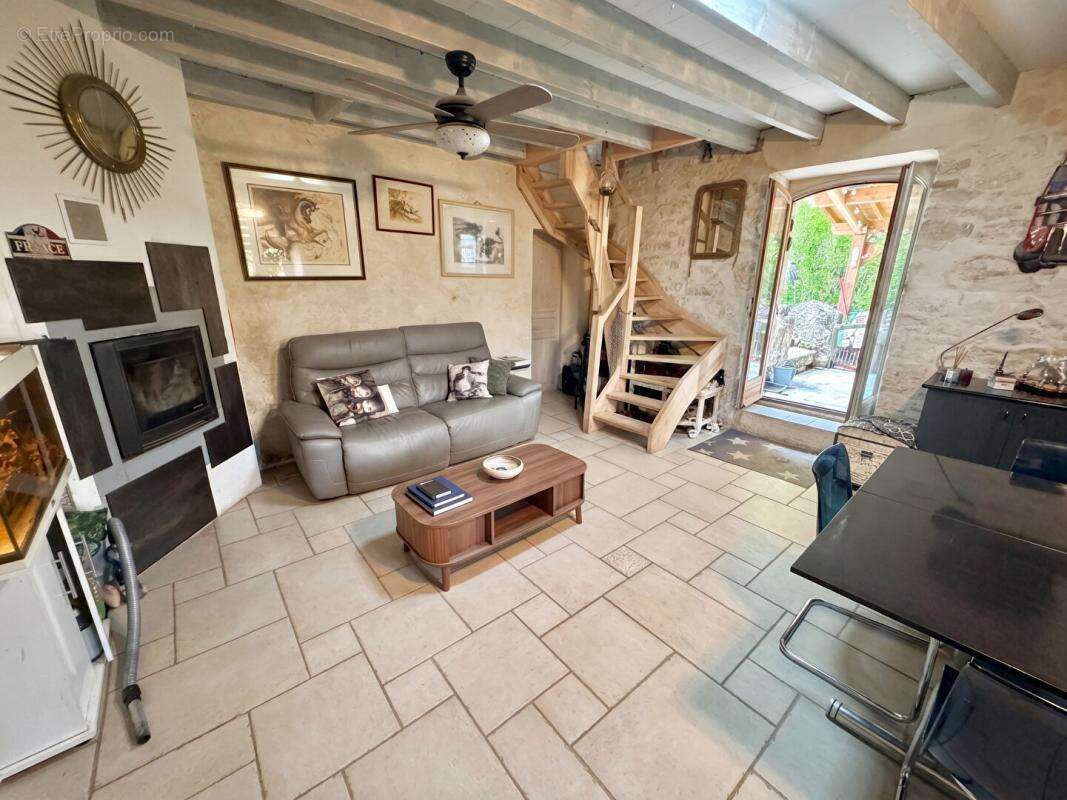 Maison à SAUVETERRE