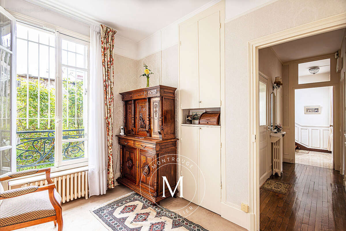 Maison à MONTROUGE