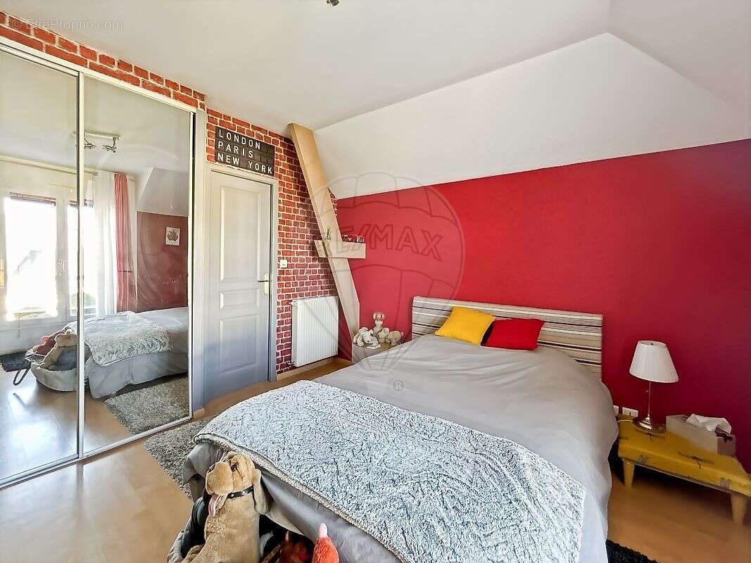 Maison à SAINTE-LUCE-SUR-LOIRE