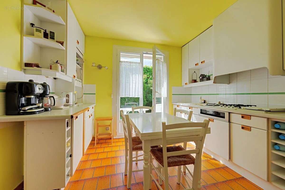 Maison à CHAMPS-SUR-MARNE
