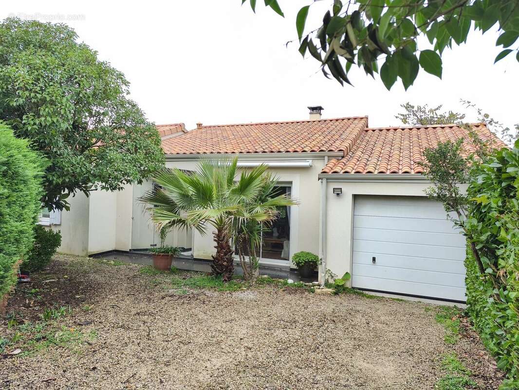 Maison à VOUNEUIL-SOUS-BIARD