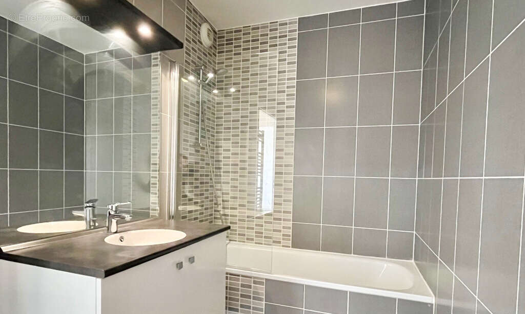 Appartement à SARTROUVILLE