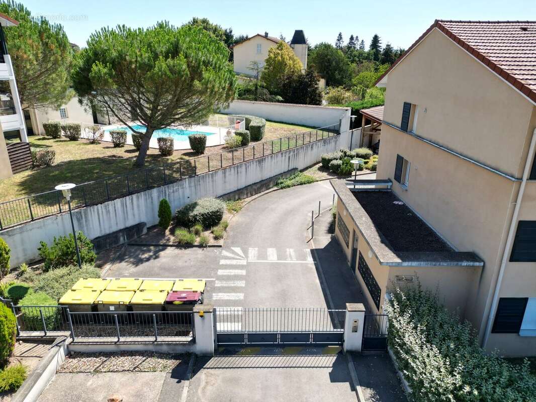 Appartement 74 m² à Roanne  - photo 2