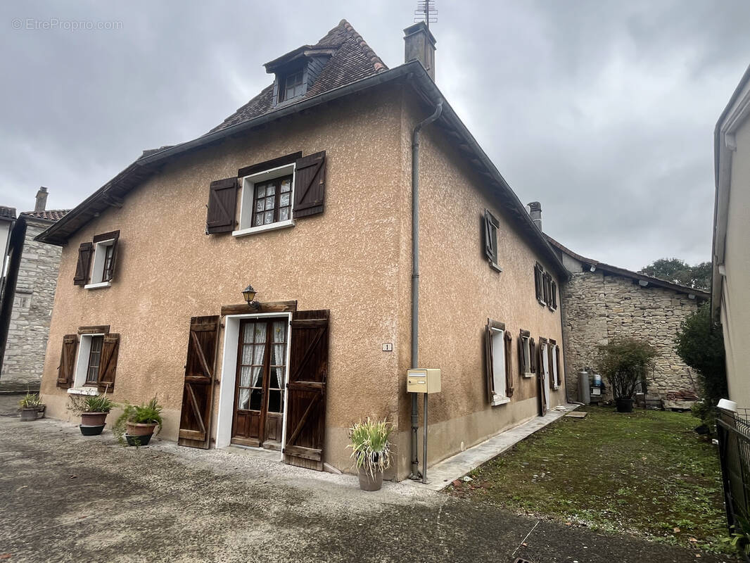 Maison à SAUVETERRE-DE-BEARN