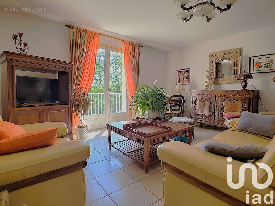 Photo 1 - Maison à SAINT-PANTALEON-DE-LARCHE