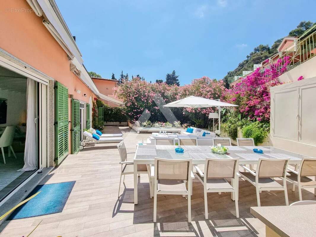 Appartement à EZE