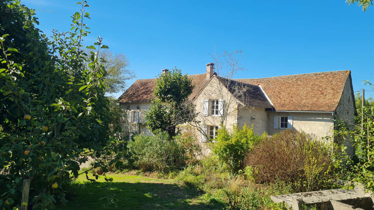 Maison à ETOUARS