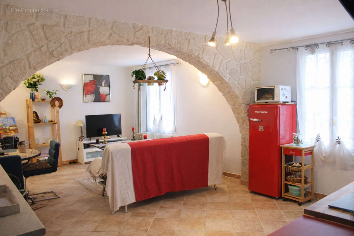 Maison à CLERE-LES-PINS