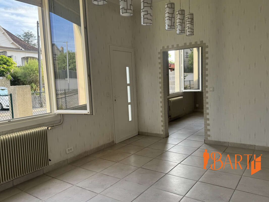 Maison 106 m² à Saint-Doulchard  - photo 8
