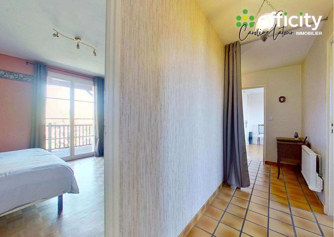 Maison à MONTROND-LES-BAINS