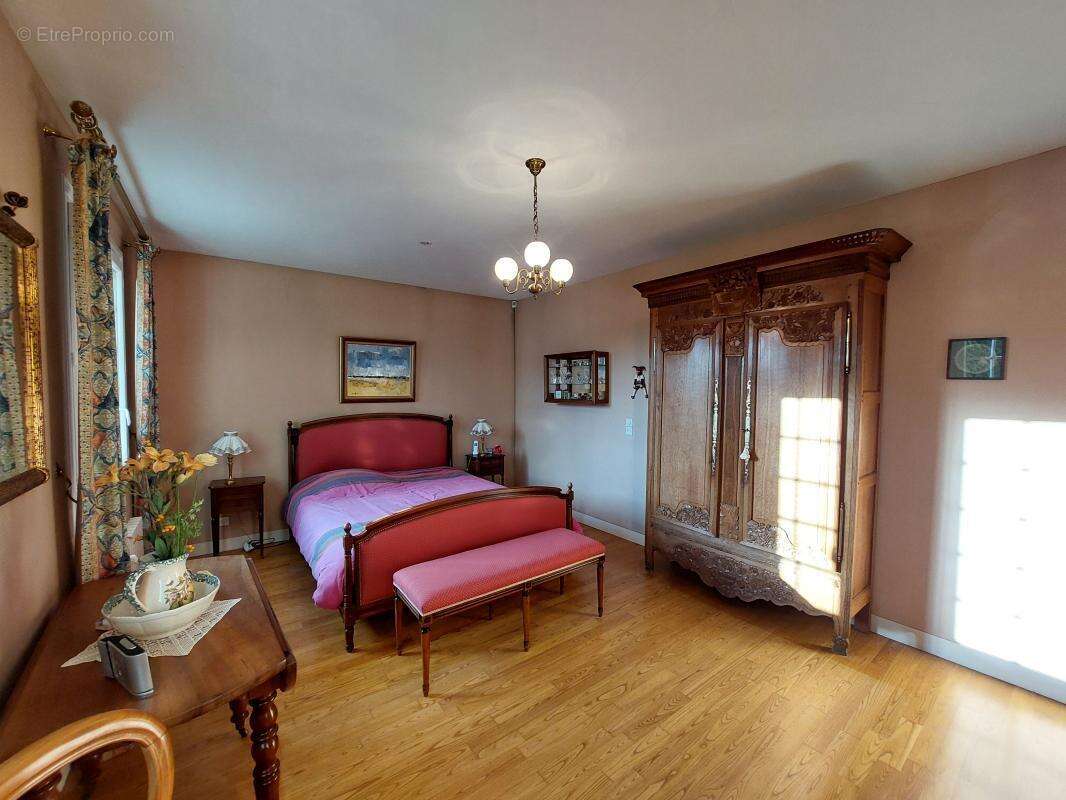 Maison à LES BAUX-SAINTE-CROIX