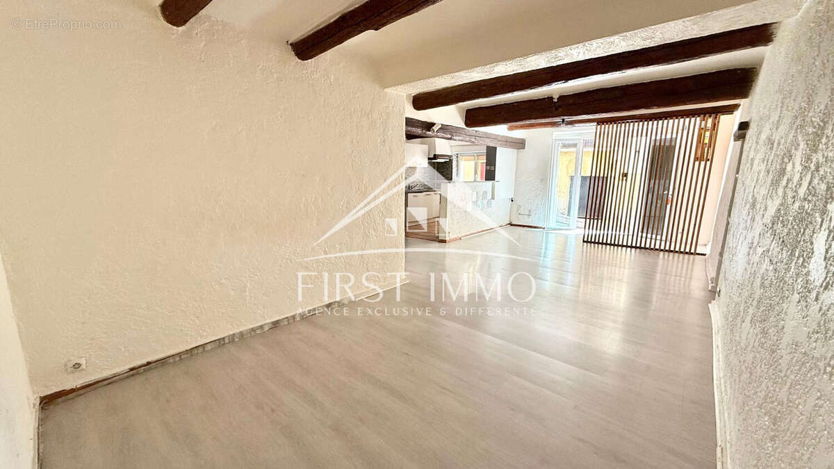 Velaux Centre - Maison de village T4 - Fort potentiel - photo 5