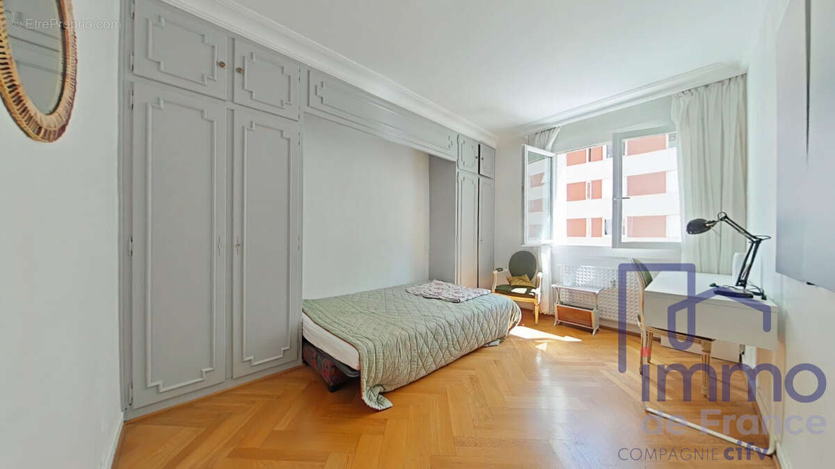 Appartement 81 m² à Saint-Etienne  - photo 5
