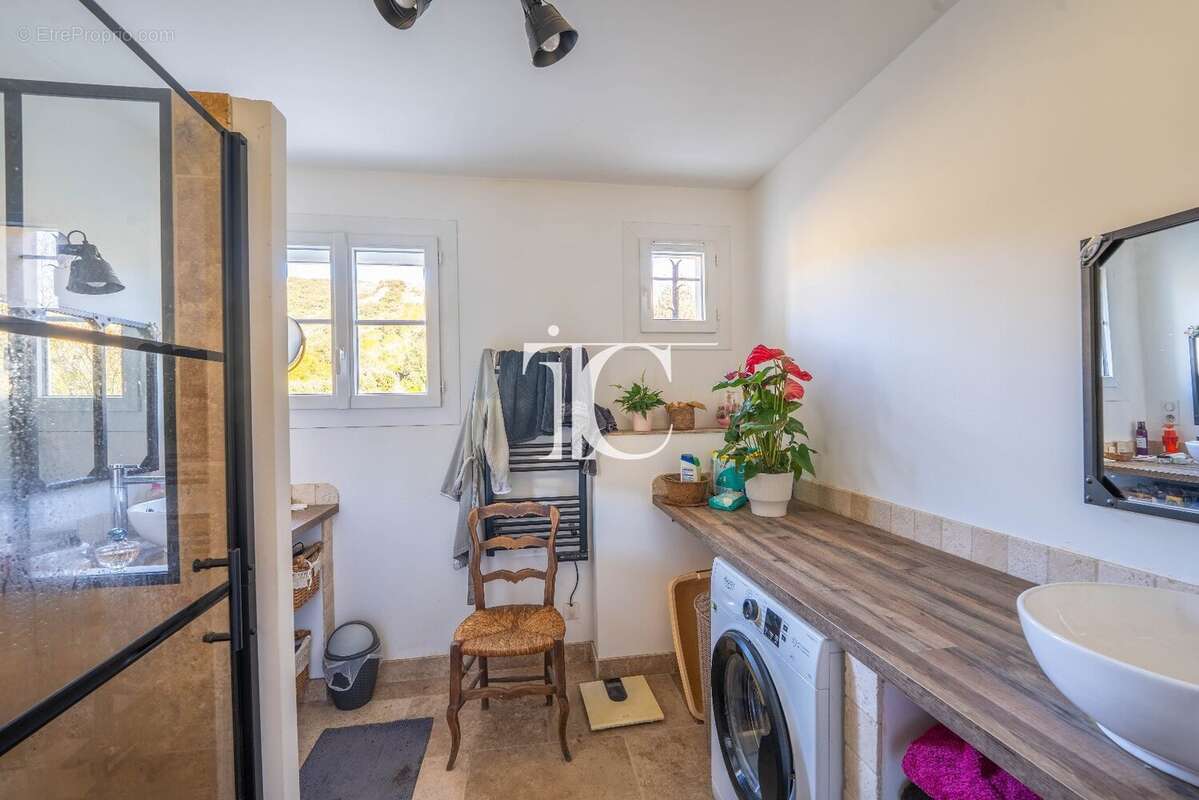 Maison à SAINT-ANDRE-DE-CRUZIERES