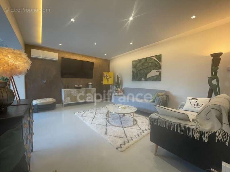 Cannes, 100m de la plage, piscine extérieure, intérieure, sauna, hammam, possibilité garage en sous-sol - photo 8