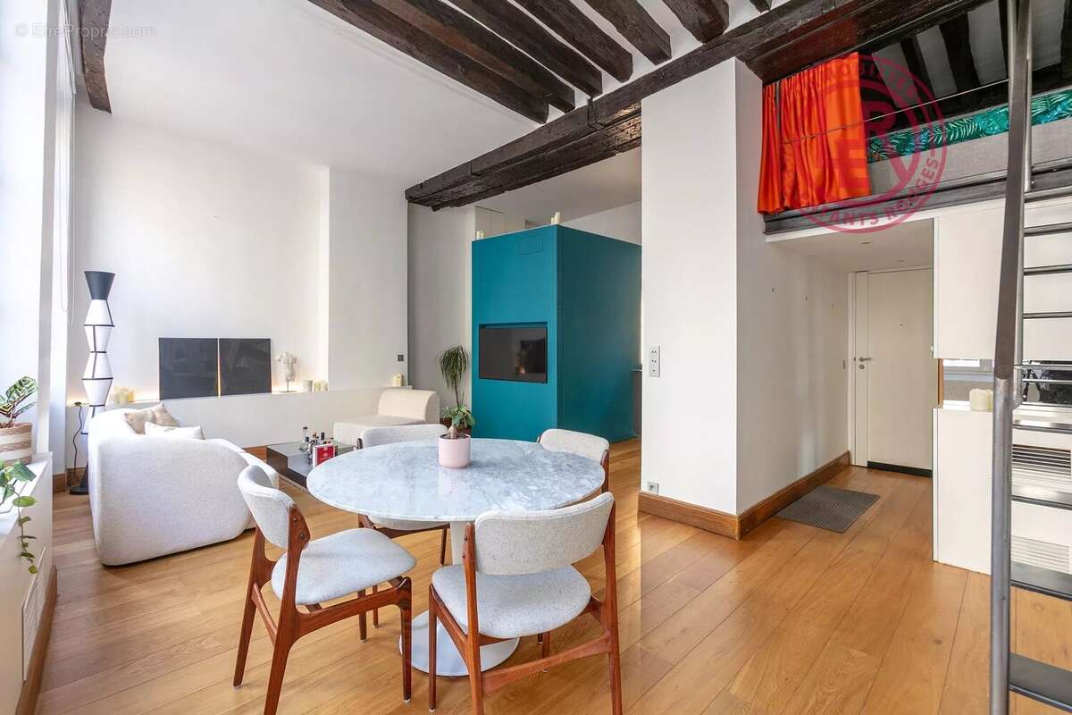 Appartement à PARIS-1E
