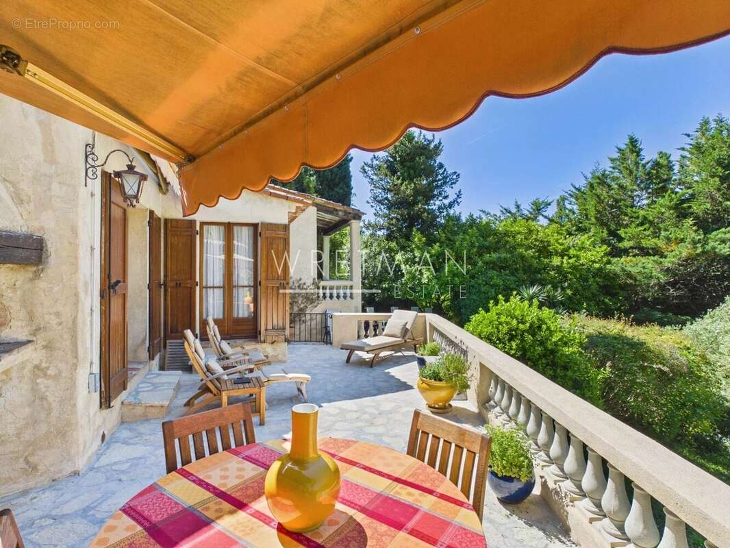 Maison à TOURRETTES-SUR-LOUP