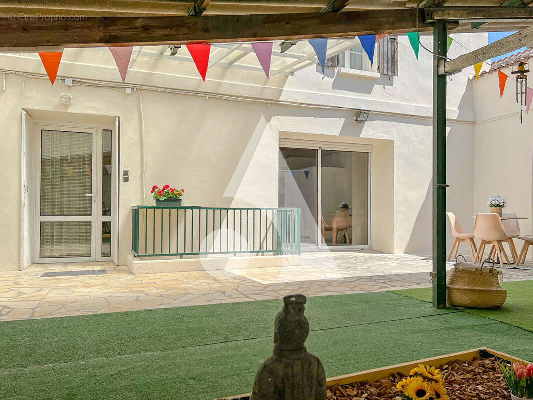 Maison à SAINTES
