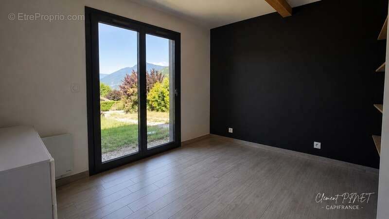 Maison à LA ROCHE-DES-ARNAUDS
