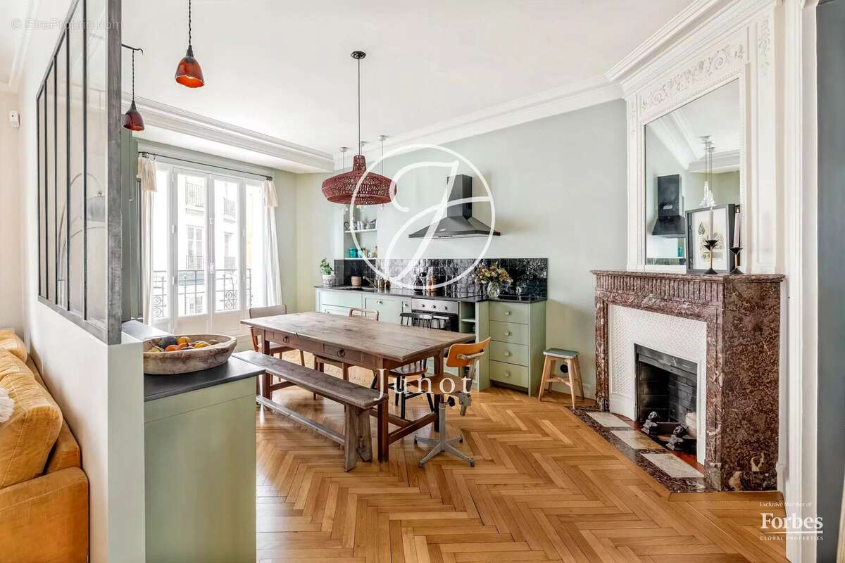 Appartement à PARIS-18E