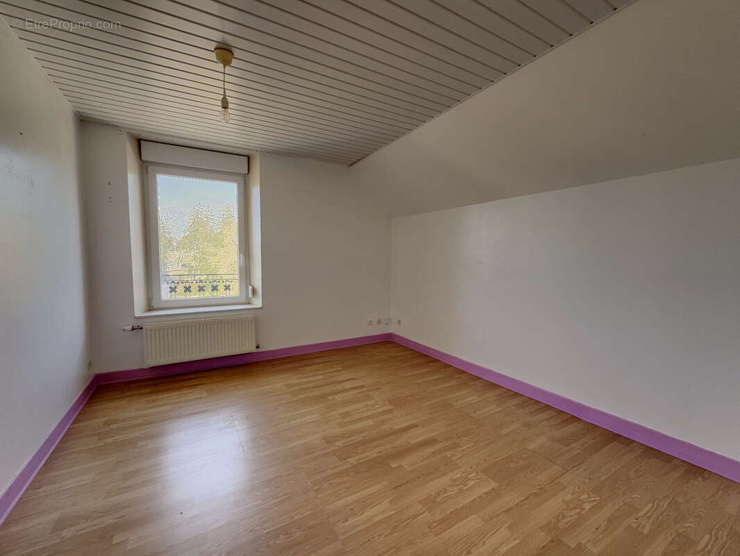 Appartement à CONTREXEVILLE