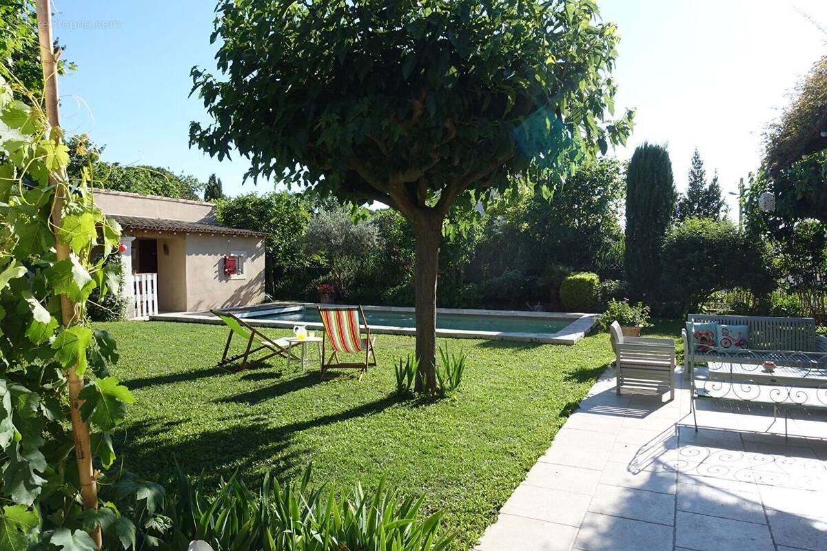 Maison à MORIERES-LES-AVIGNON