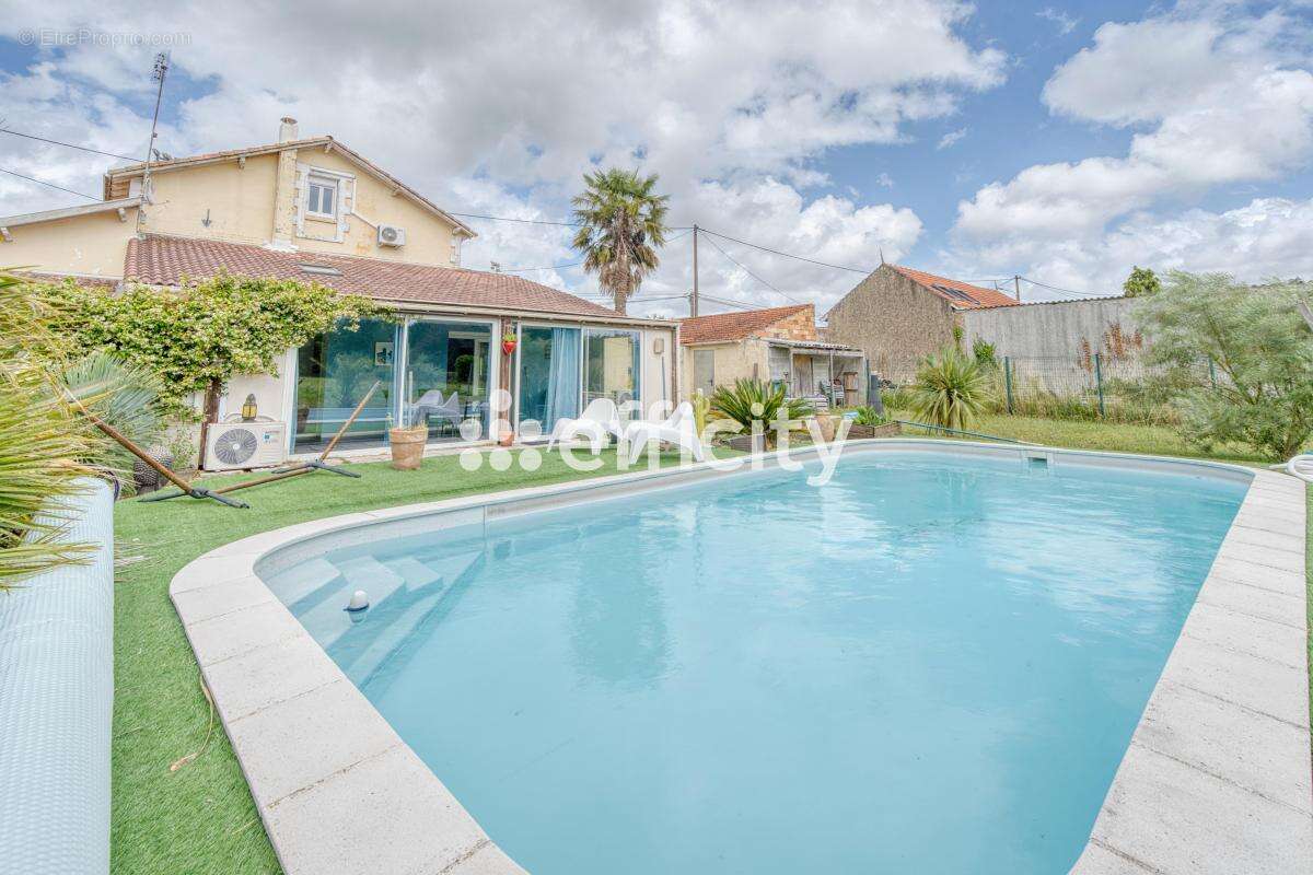 Maison à SAUJON