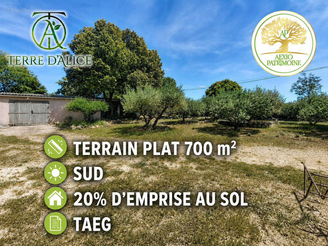 Terrain à FLASSANS-SUR-ISSOLE
