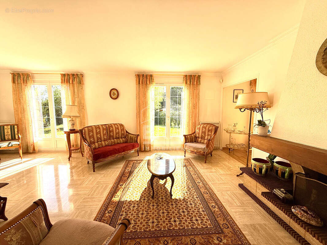 Maison à PONTAULT-COMBAULT