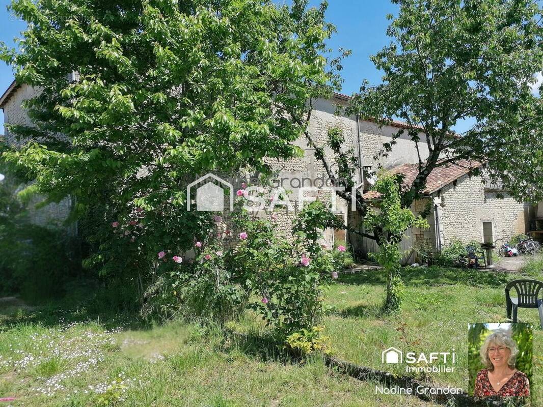 Photo 1 - Maison à CHALAIS