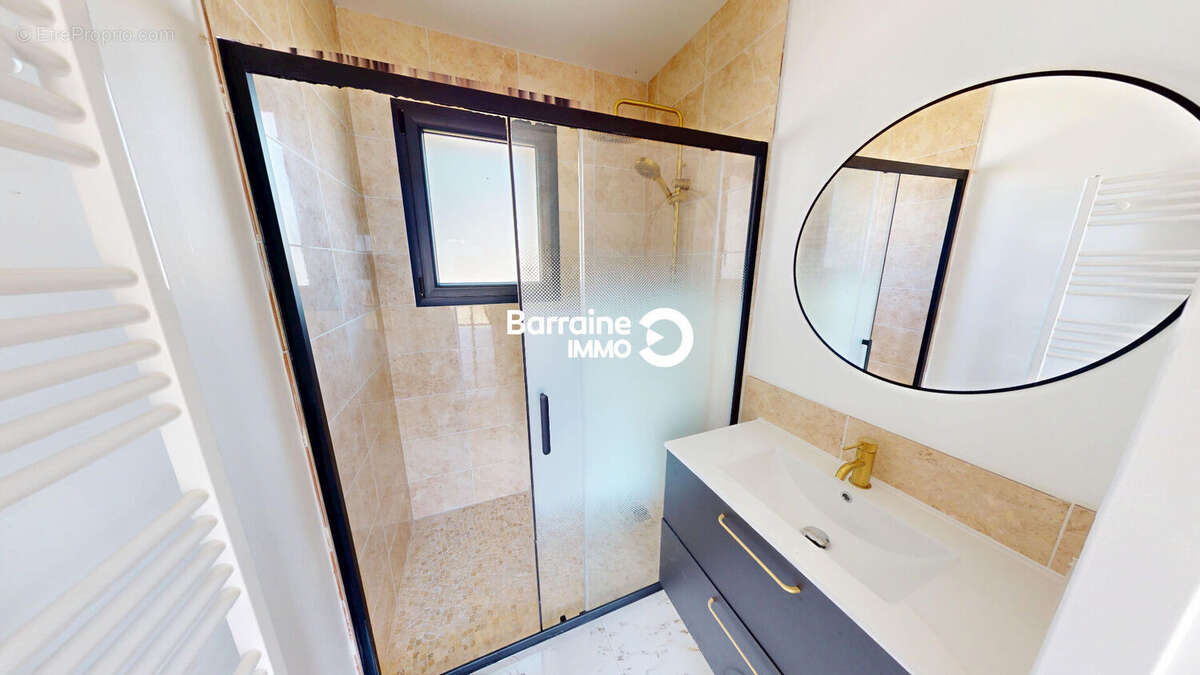 A vendre proche landerneau - tremaouezan maison t6 111m² recente garage jardin - photo 9