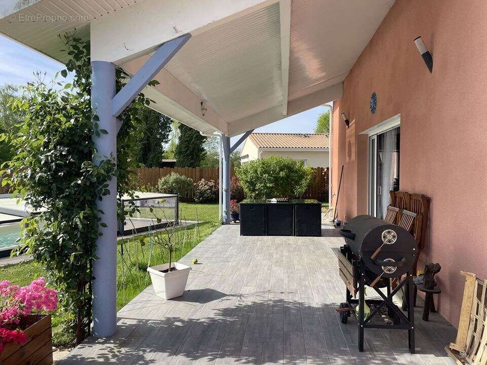 Maison à GRAYAN-ET-L'HOPITAL