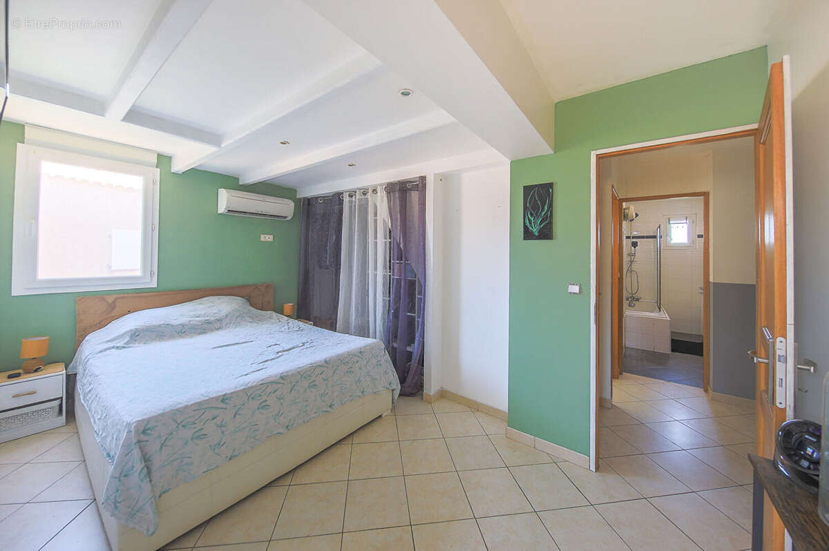 Maison de charme avec jardin, piscine et aperçu mer Marine de San Ambroggio - photo 9
