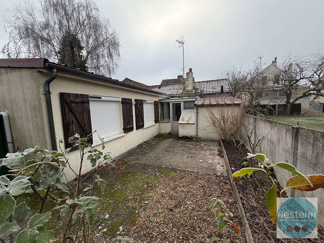 Maison à FLEURY-LES-AUBRAIS
