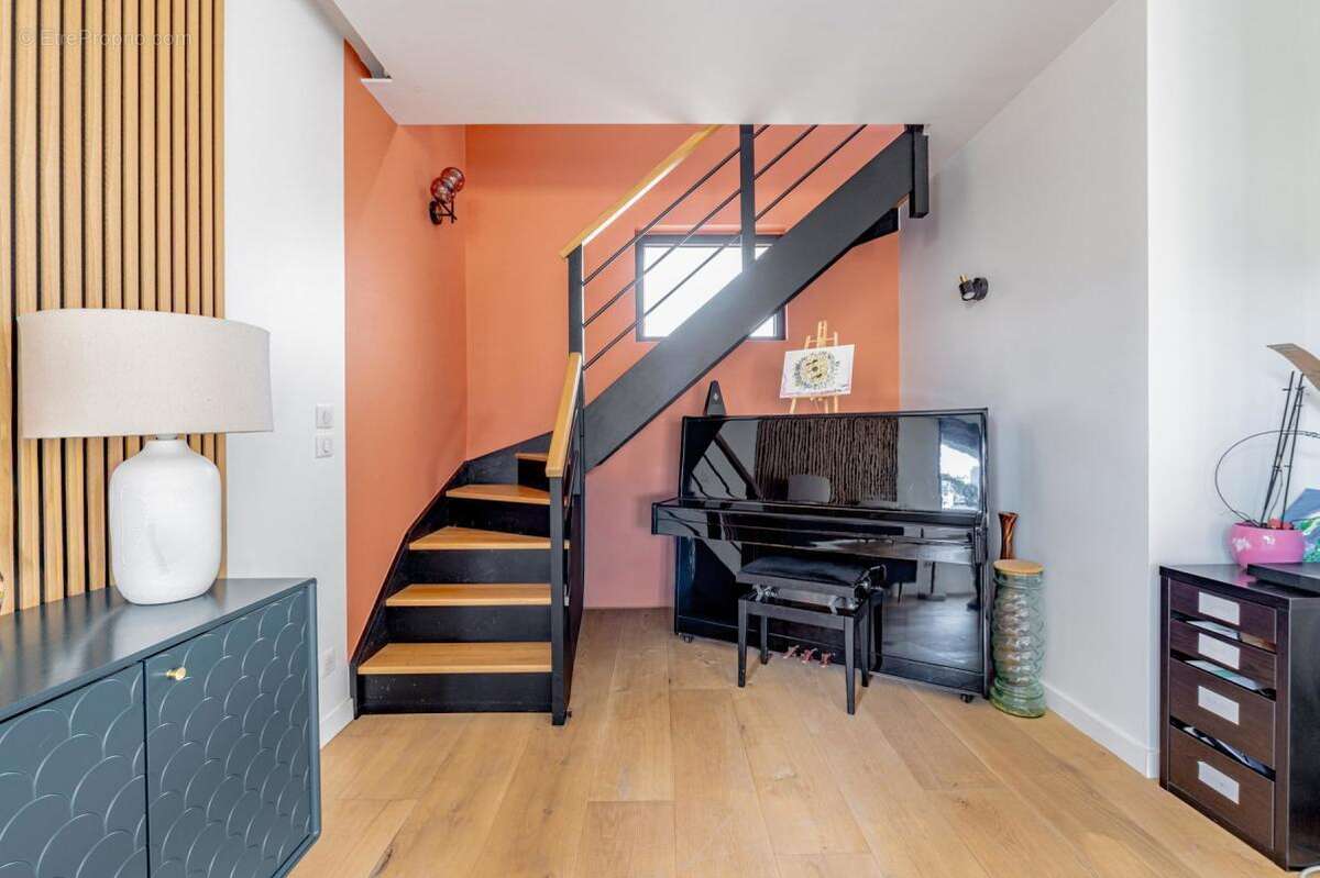 Maison à CONDE-SAINTE-LIBIAIRE