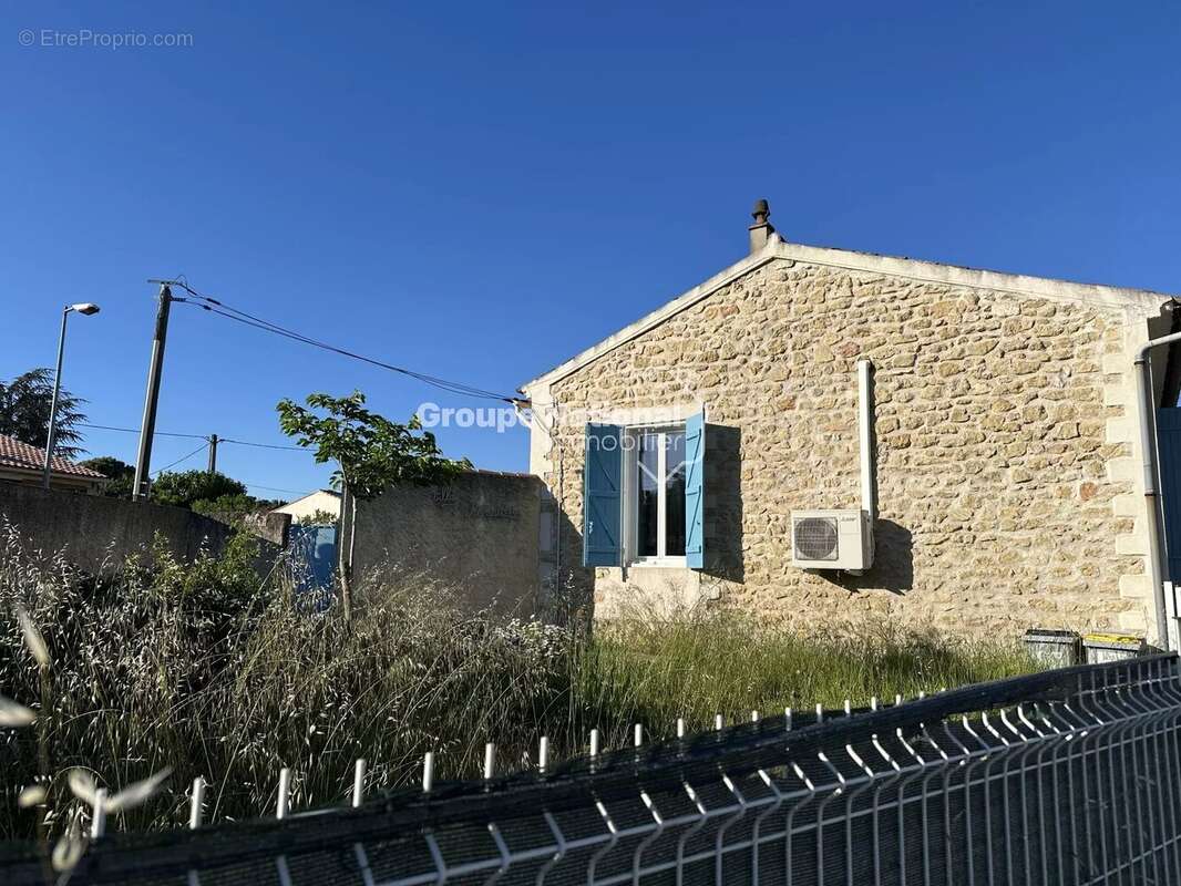 Maison à PELISSANNE