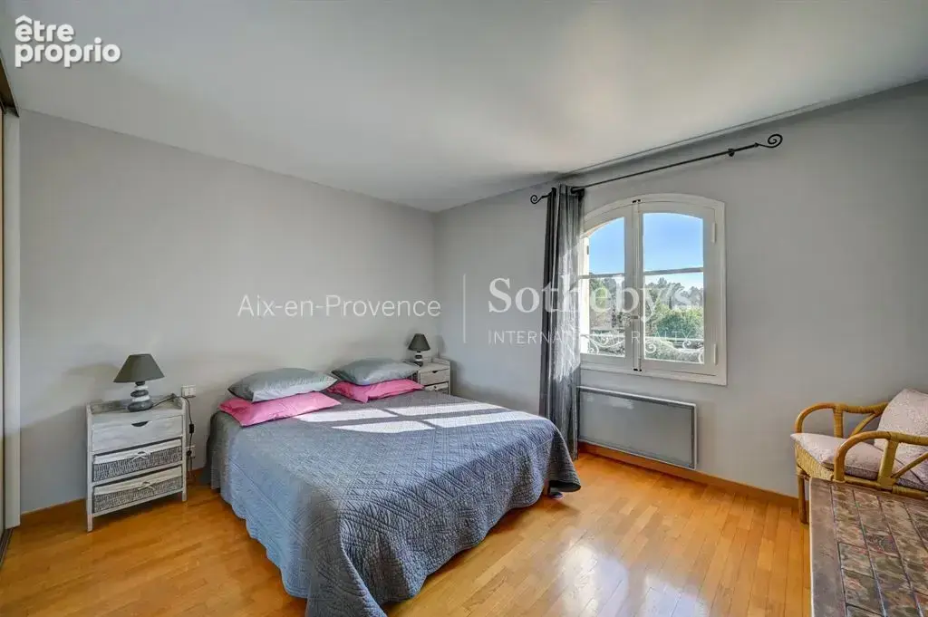 Maison d'exception - 280 m² à vendre à proximité d'Aix-en-Provence - photo 16