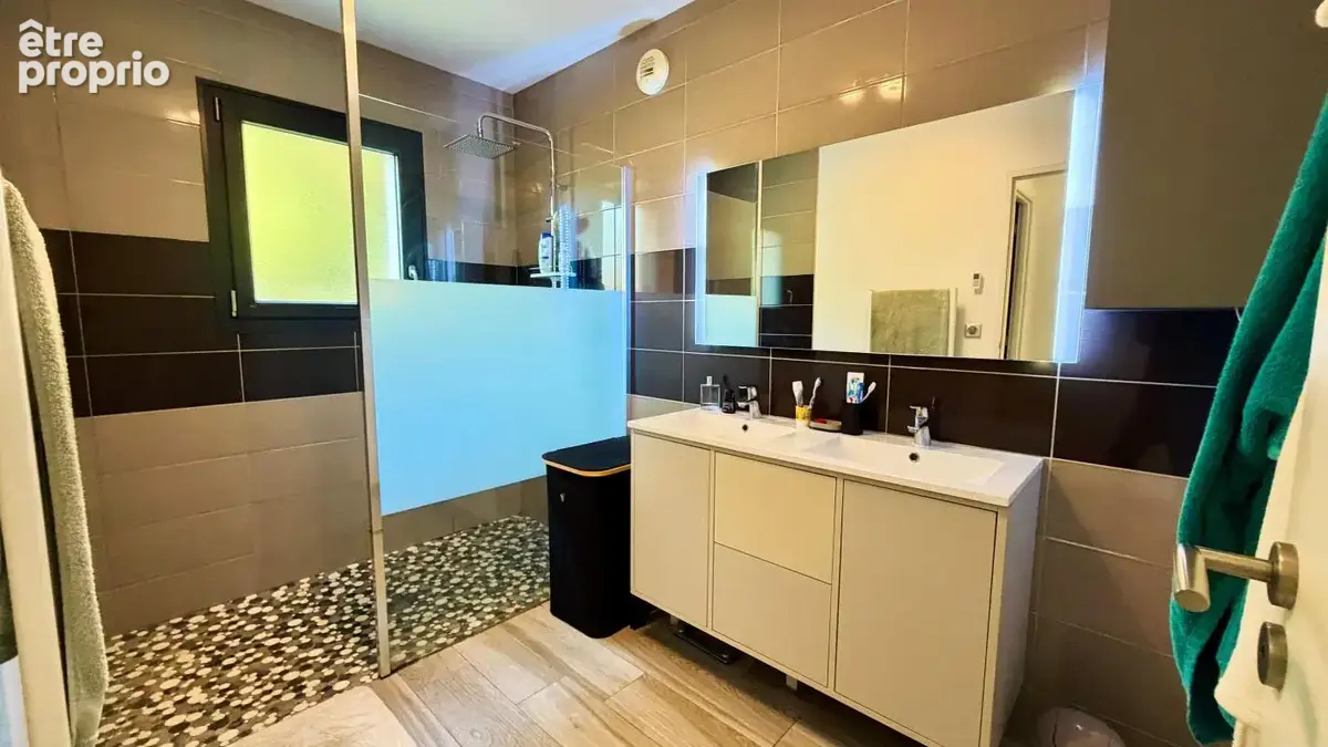 Maison À Vendre - Montferrat – Maison contemporaine avec piscine et vue dégagée - photo 12