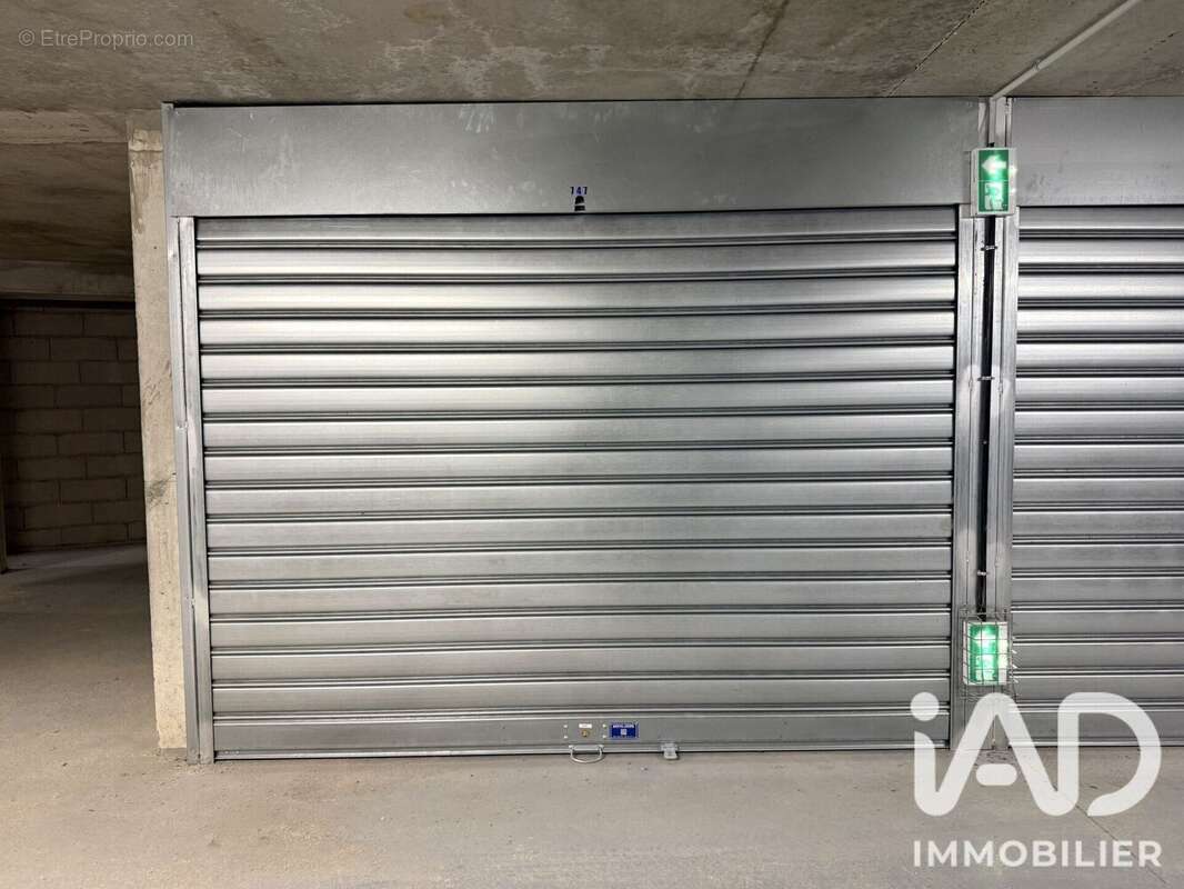Parking 200 m² à Paris-19e  - photo 9