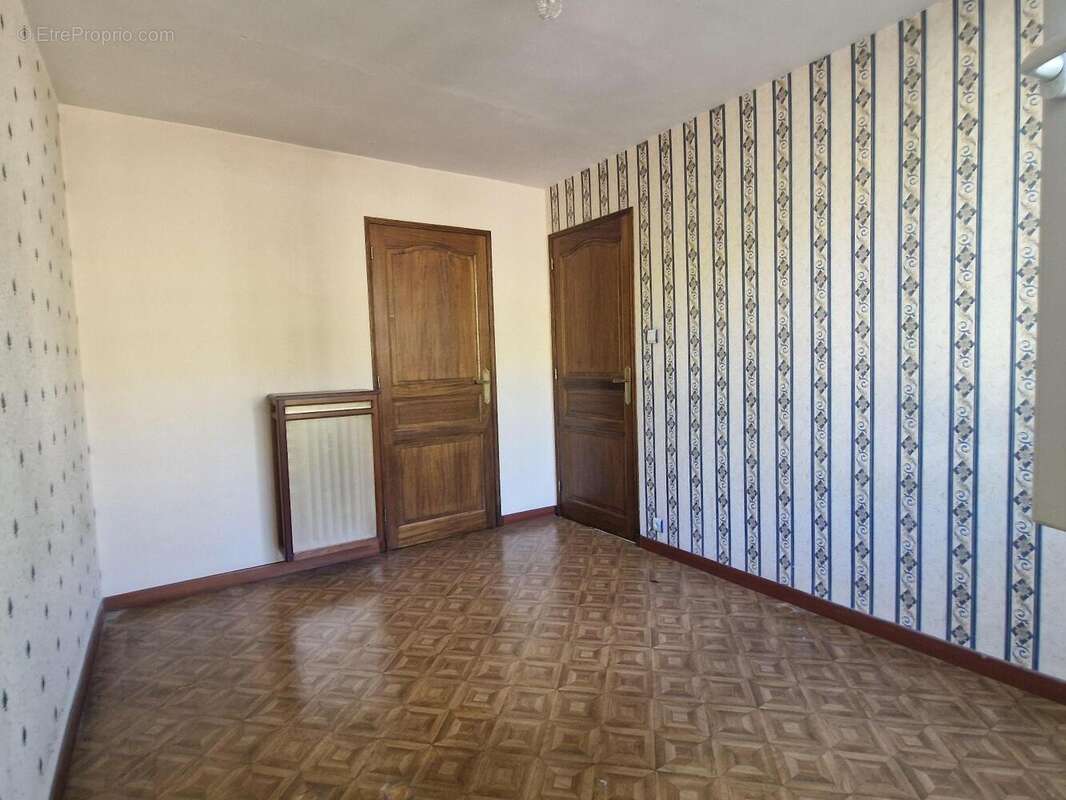   - Appartement à VENISSIEUX
