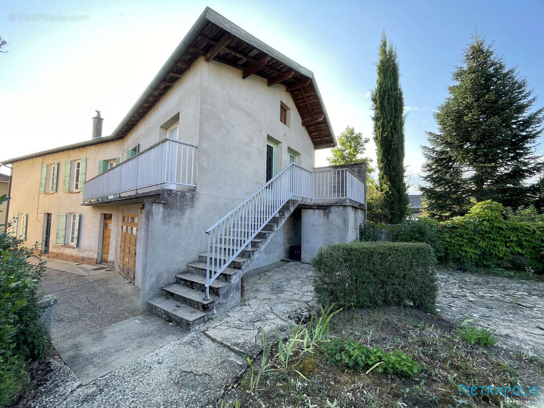 Maison à NEUVILLE-LES-DAMES