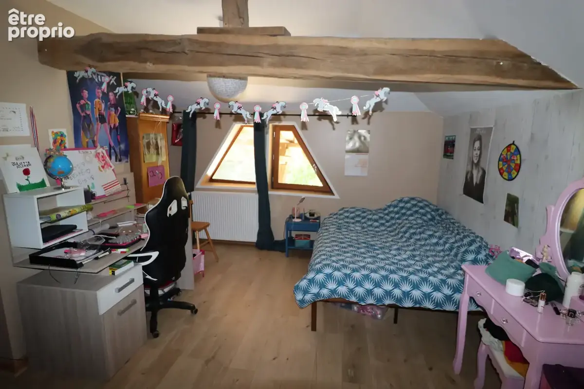 Environnement particulièrement calme avec une magnifique vue dégagée à CURCIAT DONGALON – 181 m² habitables sur 6970 m² de terra - photo 9