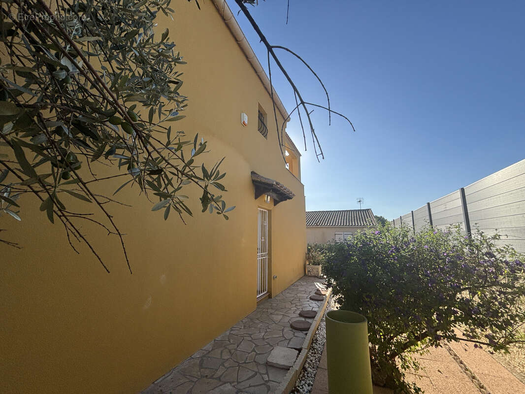 Maison à GALLARGUES-LE-MONTUEUX