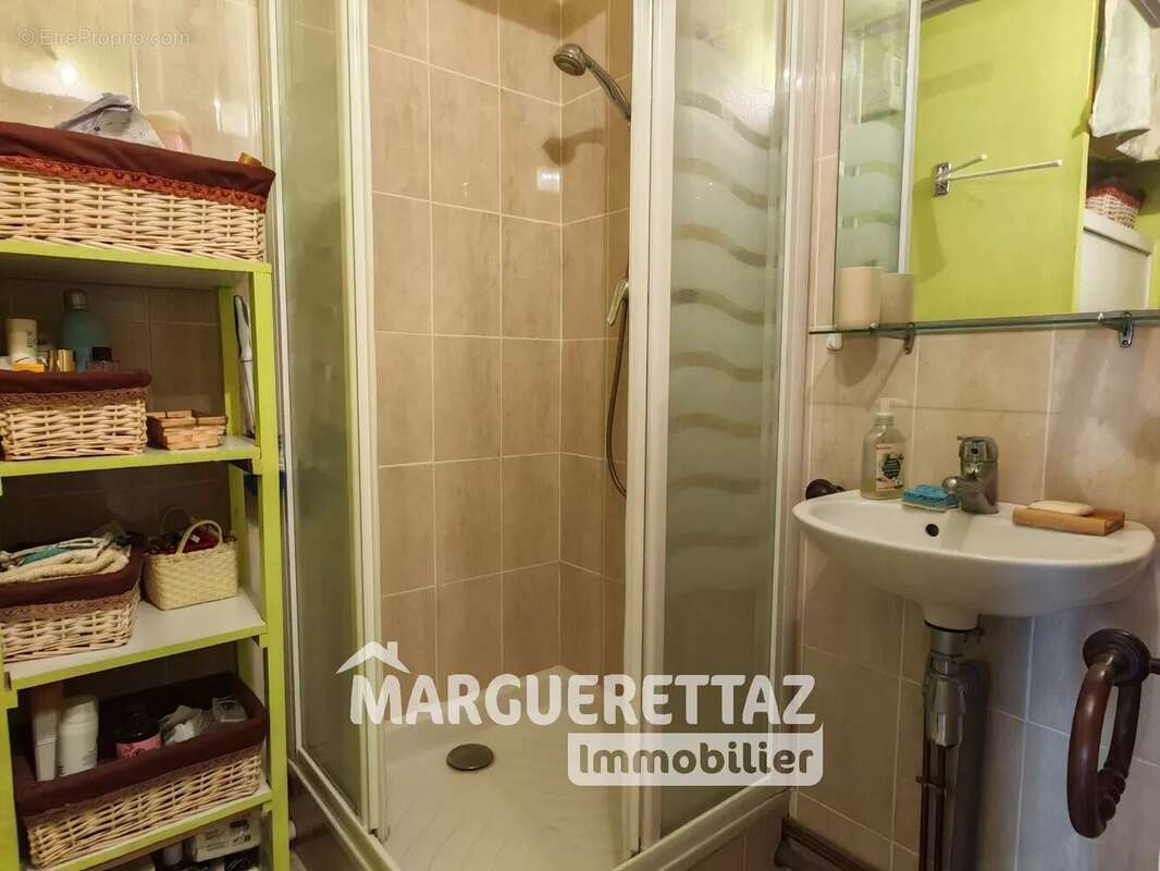 Appartement à MORILLON